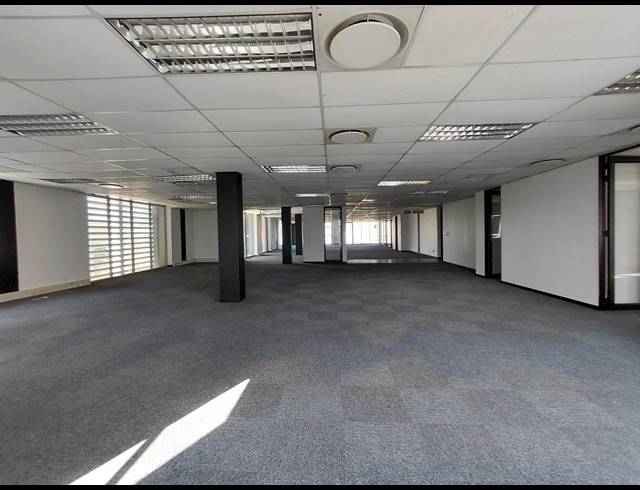 669M² OFFICE TO LET IN BRYANSTON